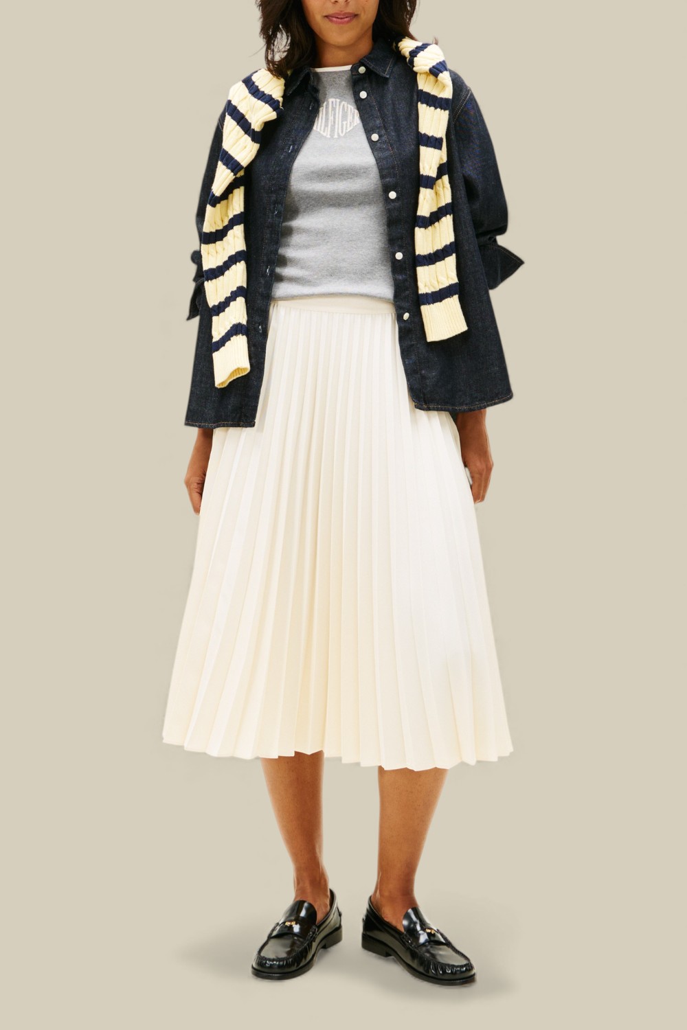 תמונת כל הלוק של חצאית מידי פליסה